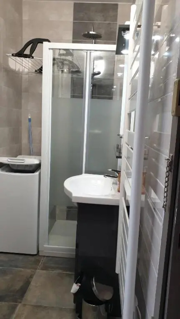 Garden and beach sea view apartment Cannes