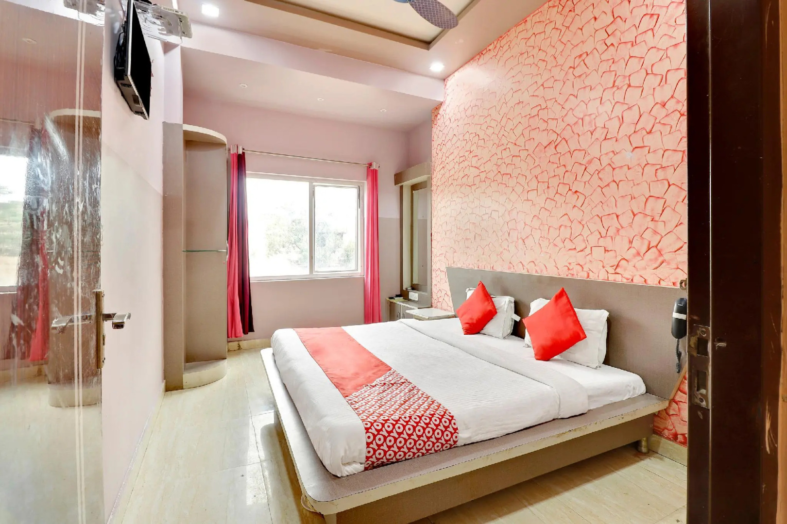 OYO 45391 Hotel Ananda & Restaurant