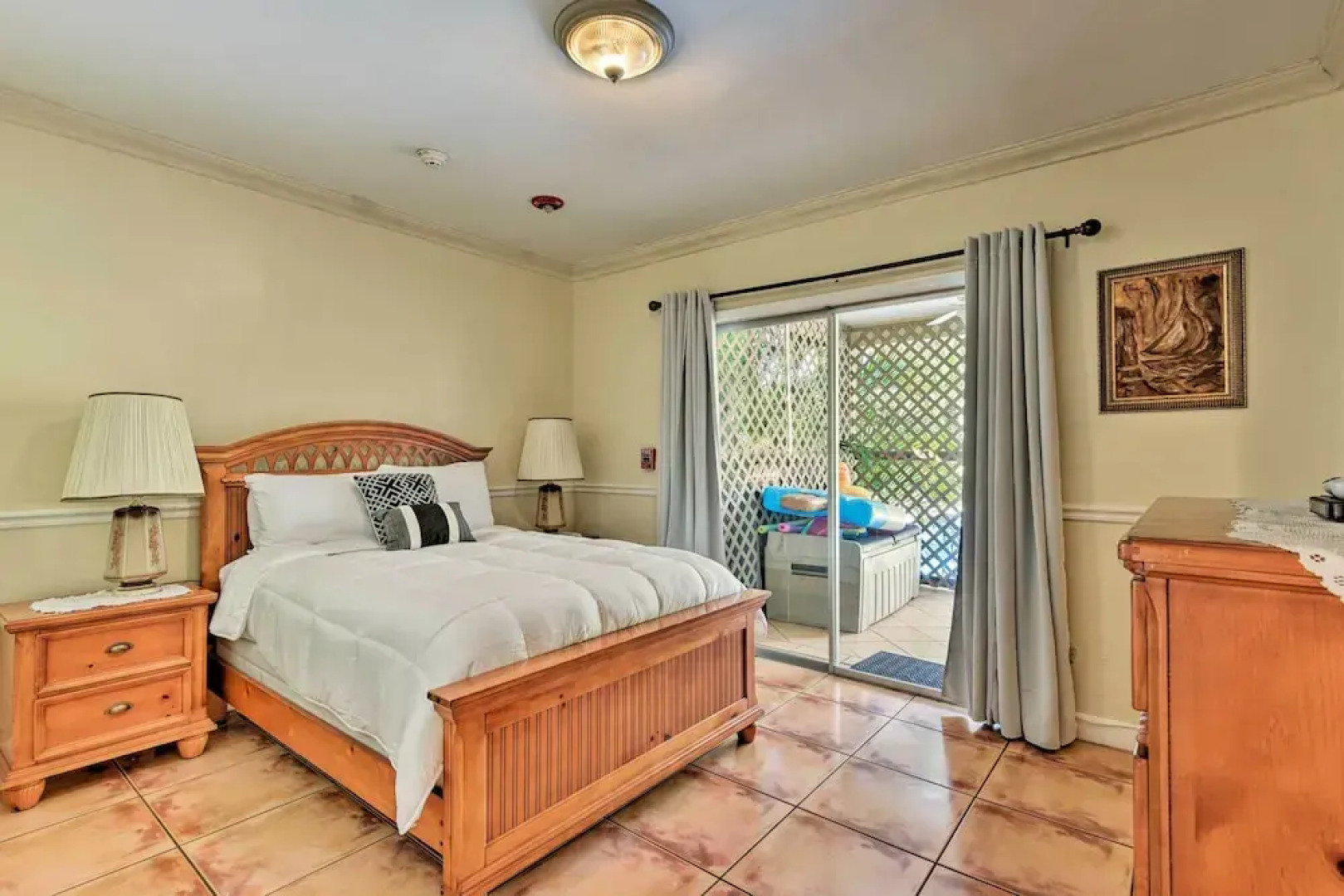 Quaint Central Miami Bungalow: 10 Mi to Mid-beach!