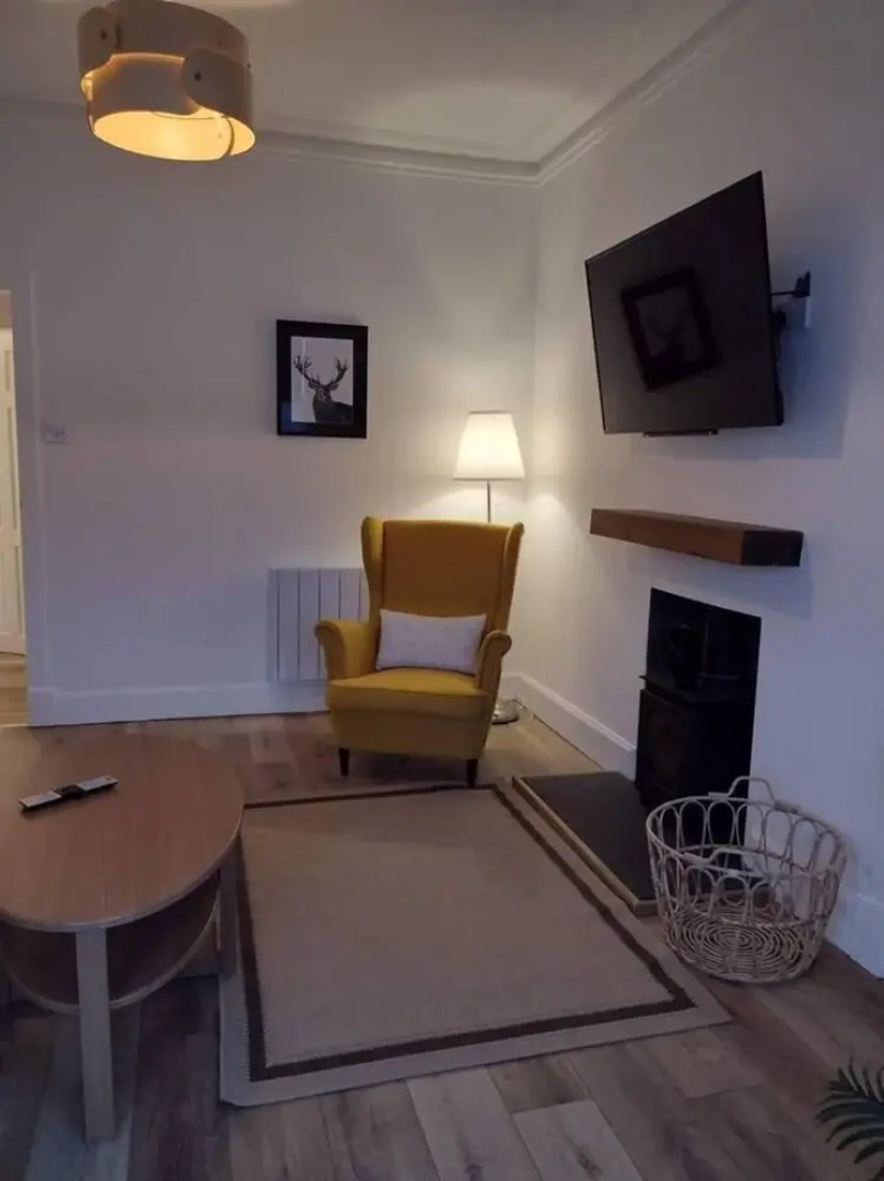 Stunning 2-bed Villa in Tighnabruaich