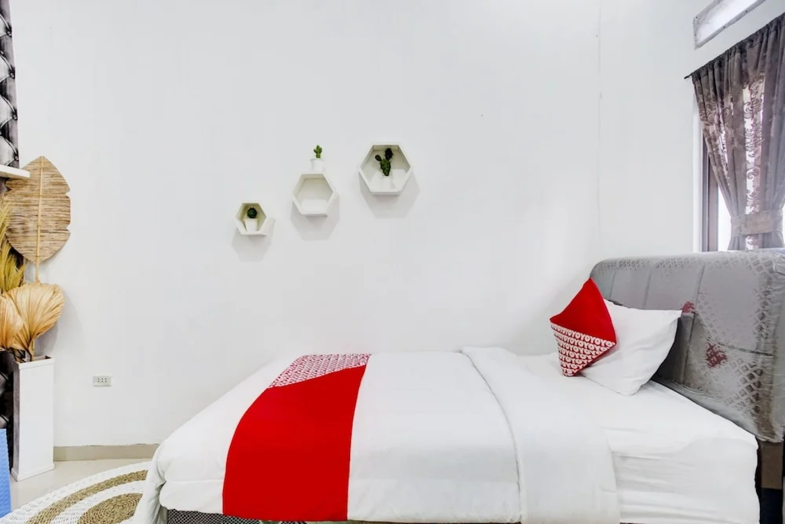 Oemah Ratu Hostel Syariah by OYO Rooms