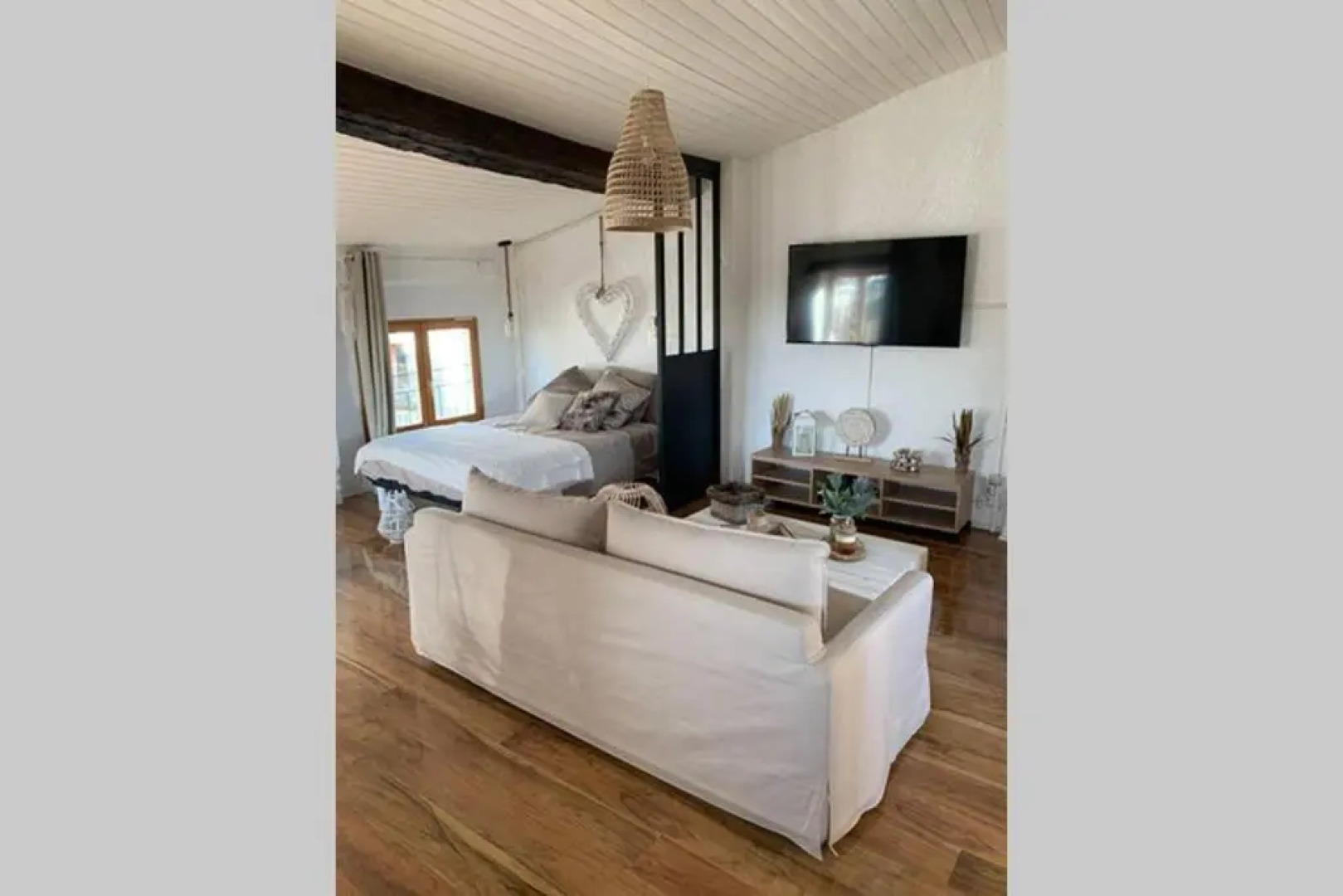 Le Pilori - Centre Historique, en face du musée du Pilori, à 2mn à pied de l'hyper centre et proche toutes commodités, WIFI-Netflix