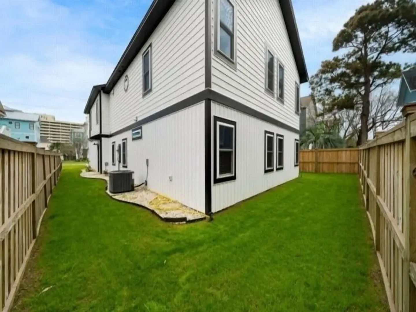 Red Snapper - Amazing New Home Just Two Blocks From The Beach 3 Bedroom Home by Redawning