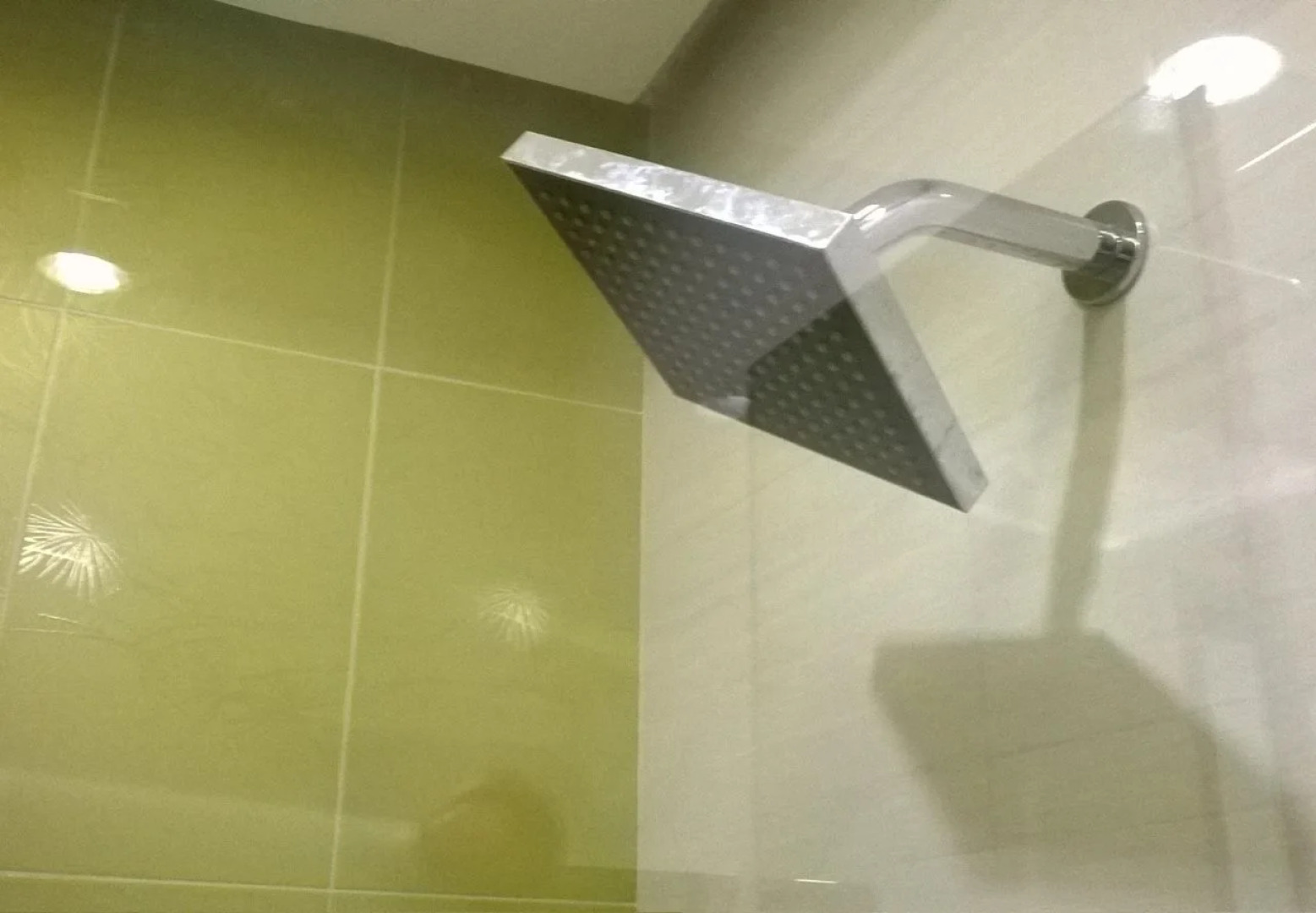 Queen Margarette Hotel - Downtown