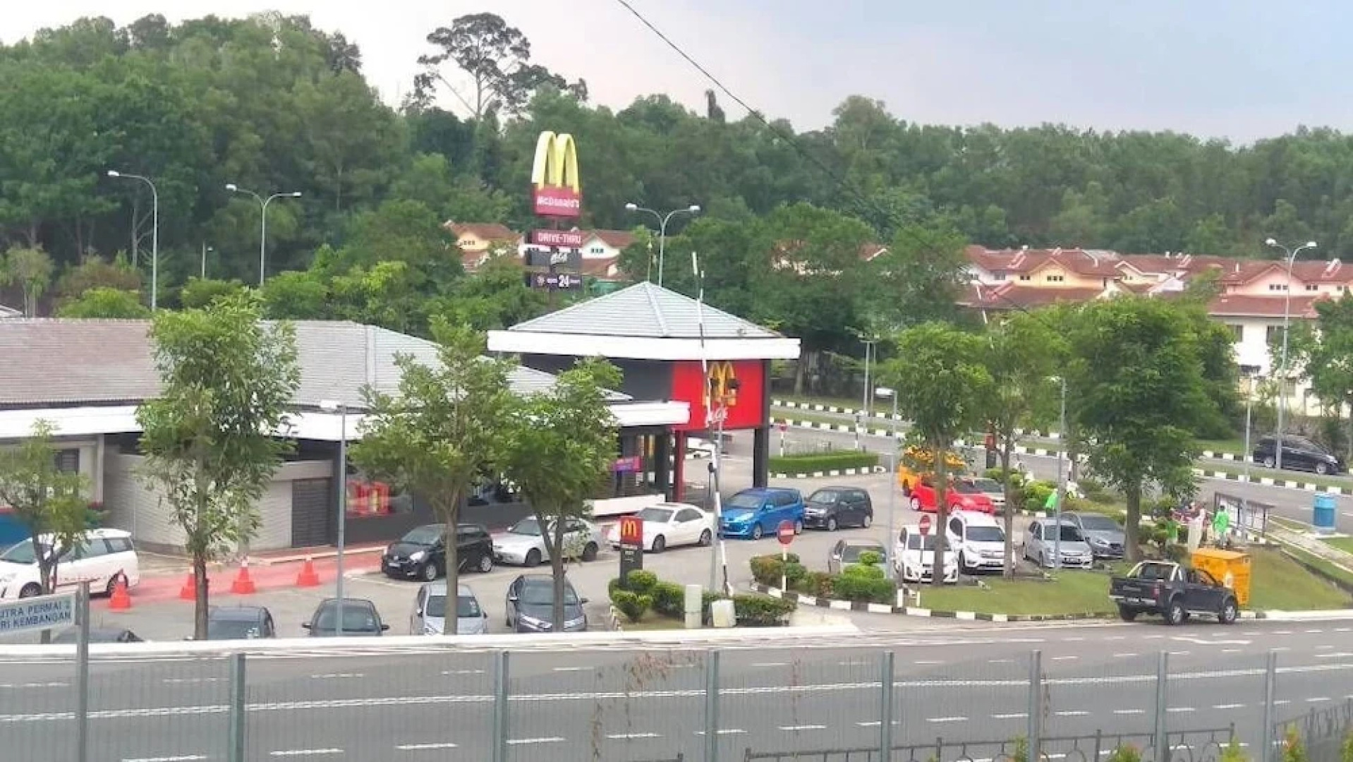 Private Studio Suite Galleria Equine