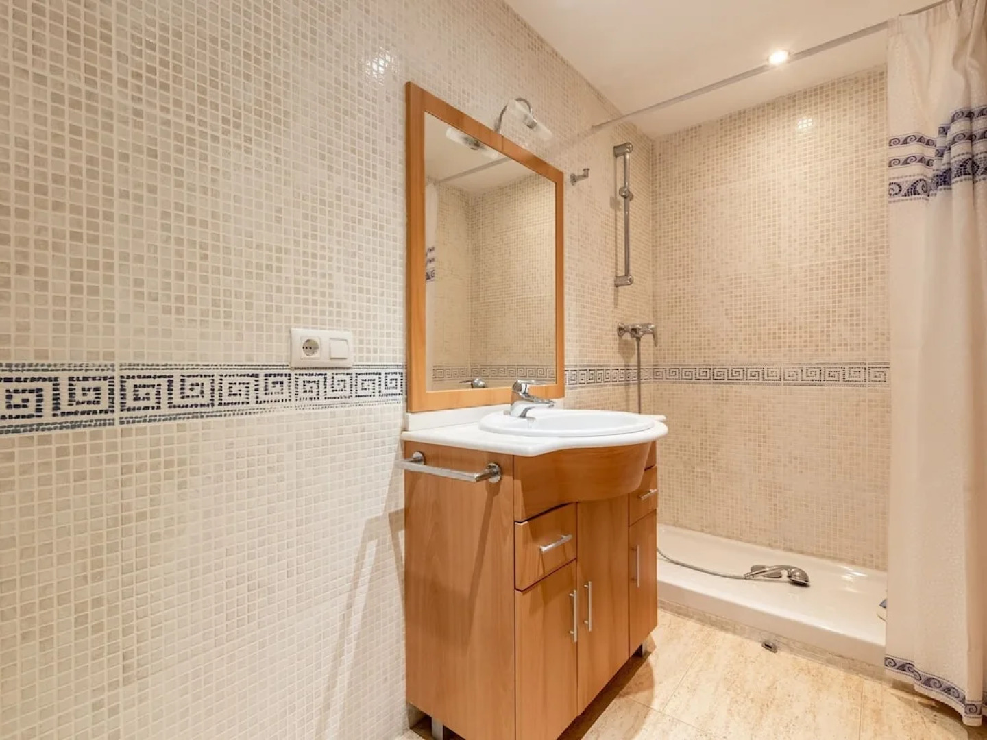 Comfortable Holiday Home in L'ampolla With Swimming Pool