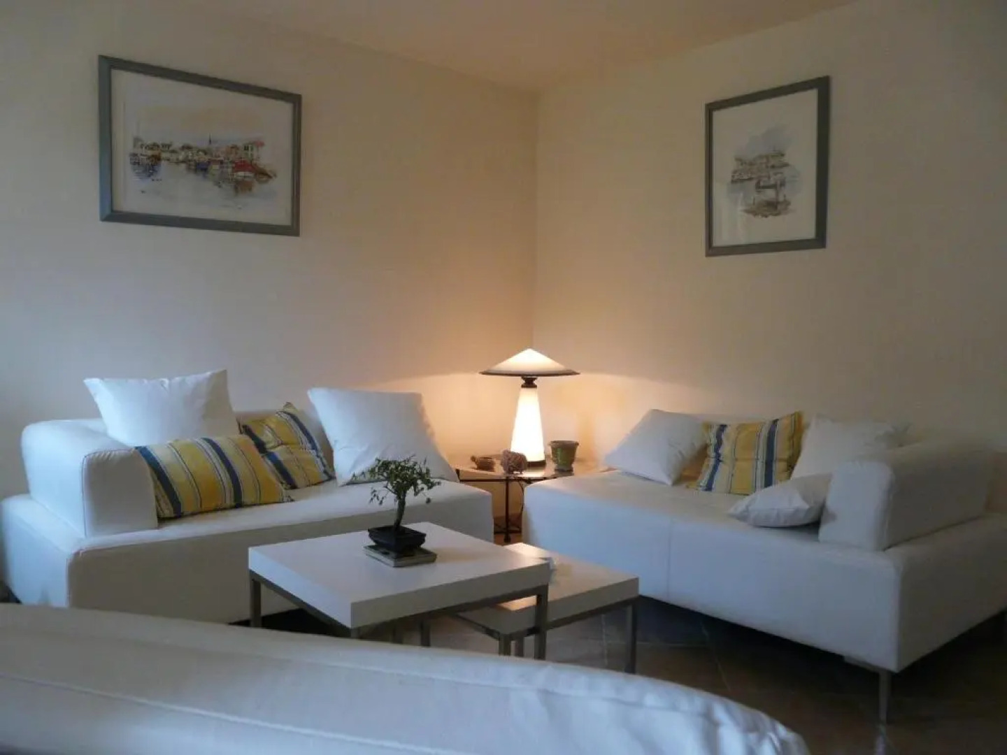 Partie de Mas Provençal de Charme, Avec Une Grande Piscine, Située En Campagne Proche D'Eygalières, Au Coeur 4 Personnes, Ls1-117 Ben Vengu