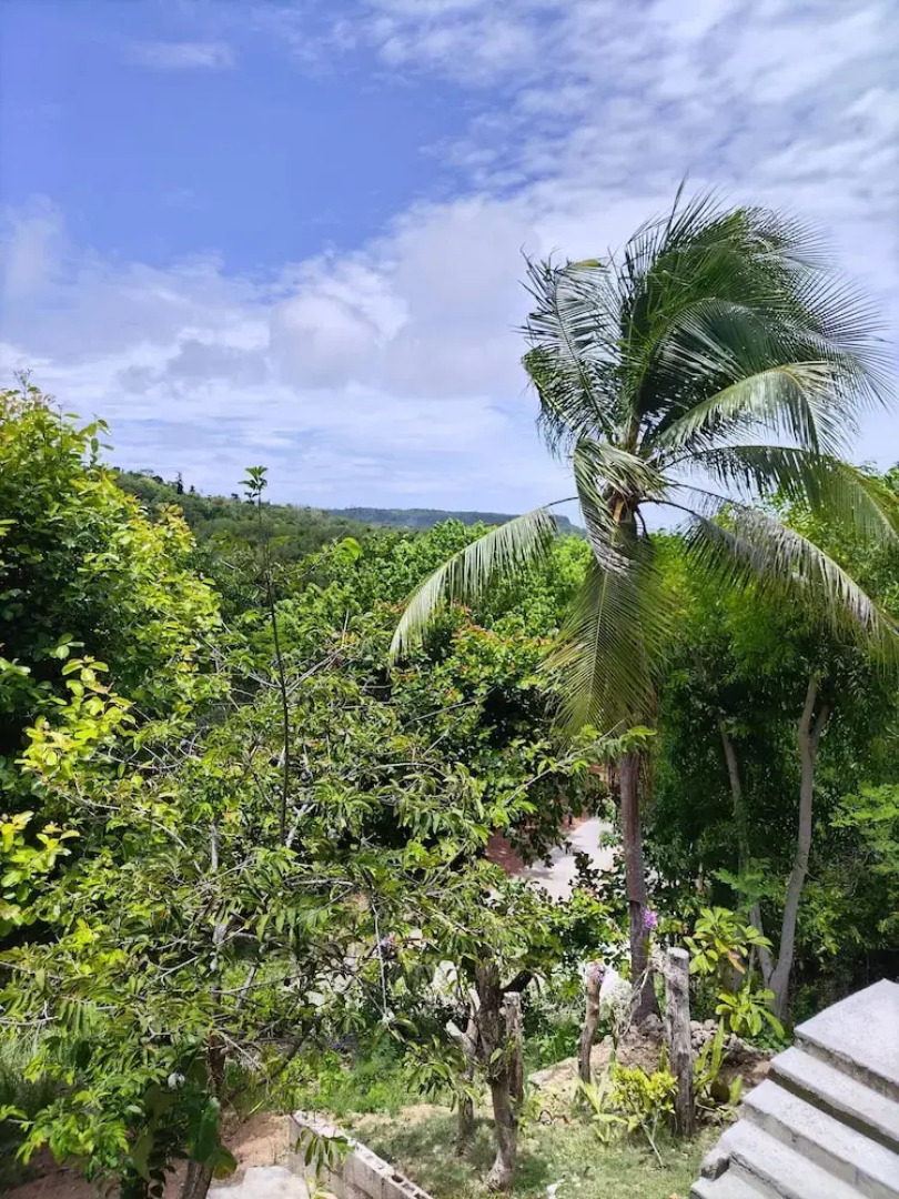 Siquijor Overlooking House 100 Meters Before Cambugahay Falls