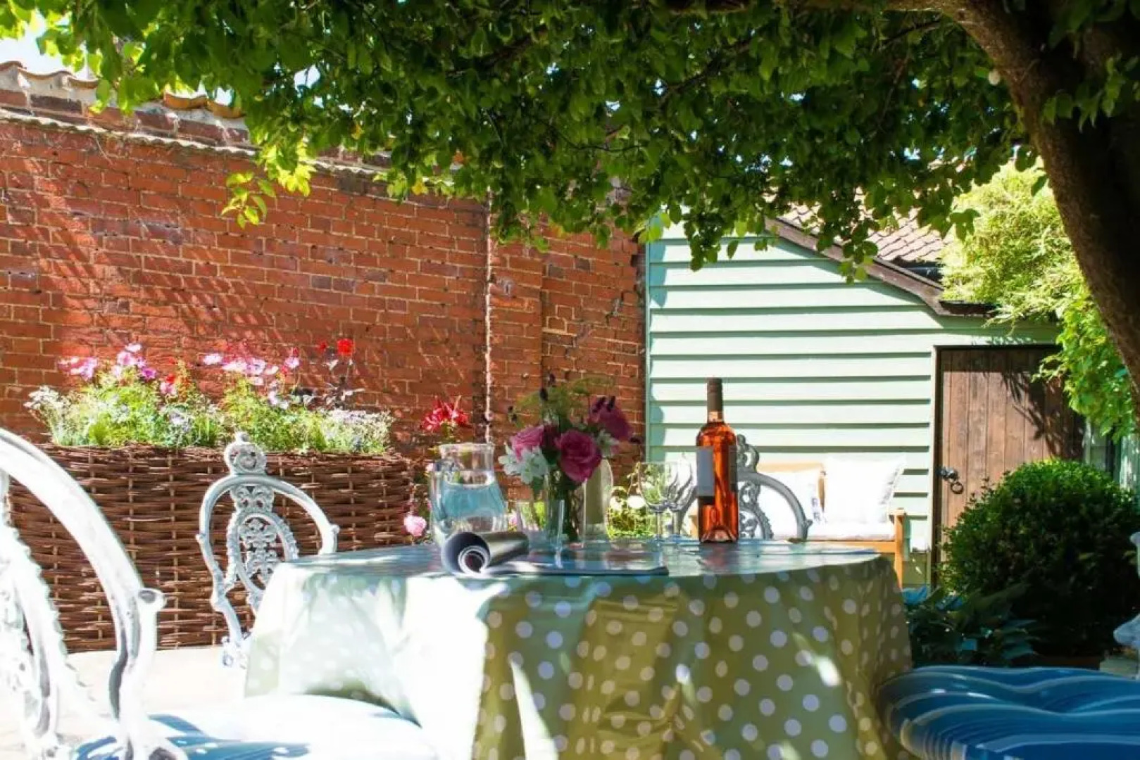 Wren Cottage a Very Cosy Historic Coastal Cottage in a Pretty Little Village