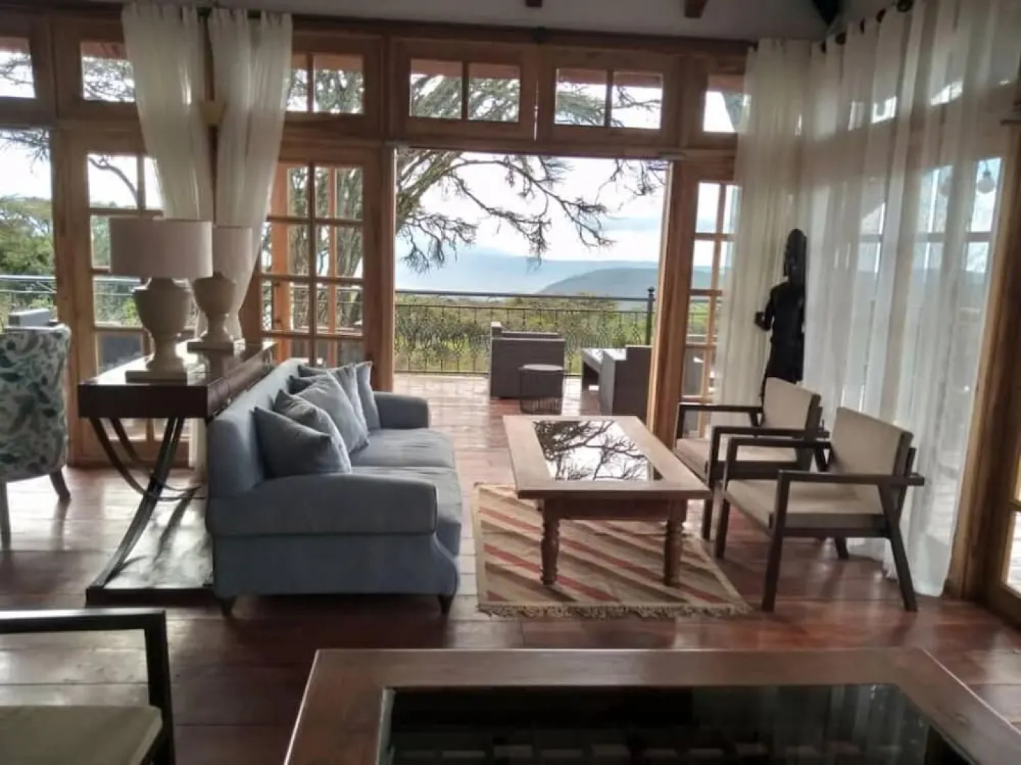 Ngorongoro Lions Paw