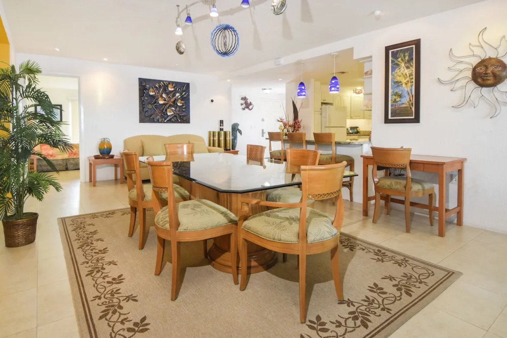 El Cantil Condominiums