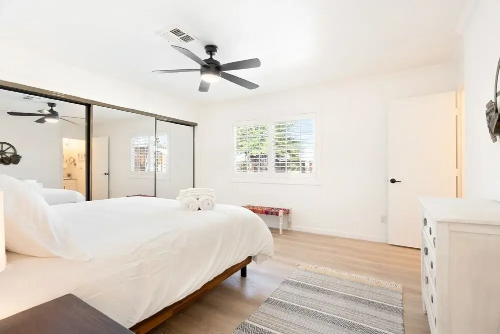 Roadrunner Inn - Pool, Hot Tub, Bbq And Fire Pit! 2 Bedroom Home by RedAwning