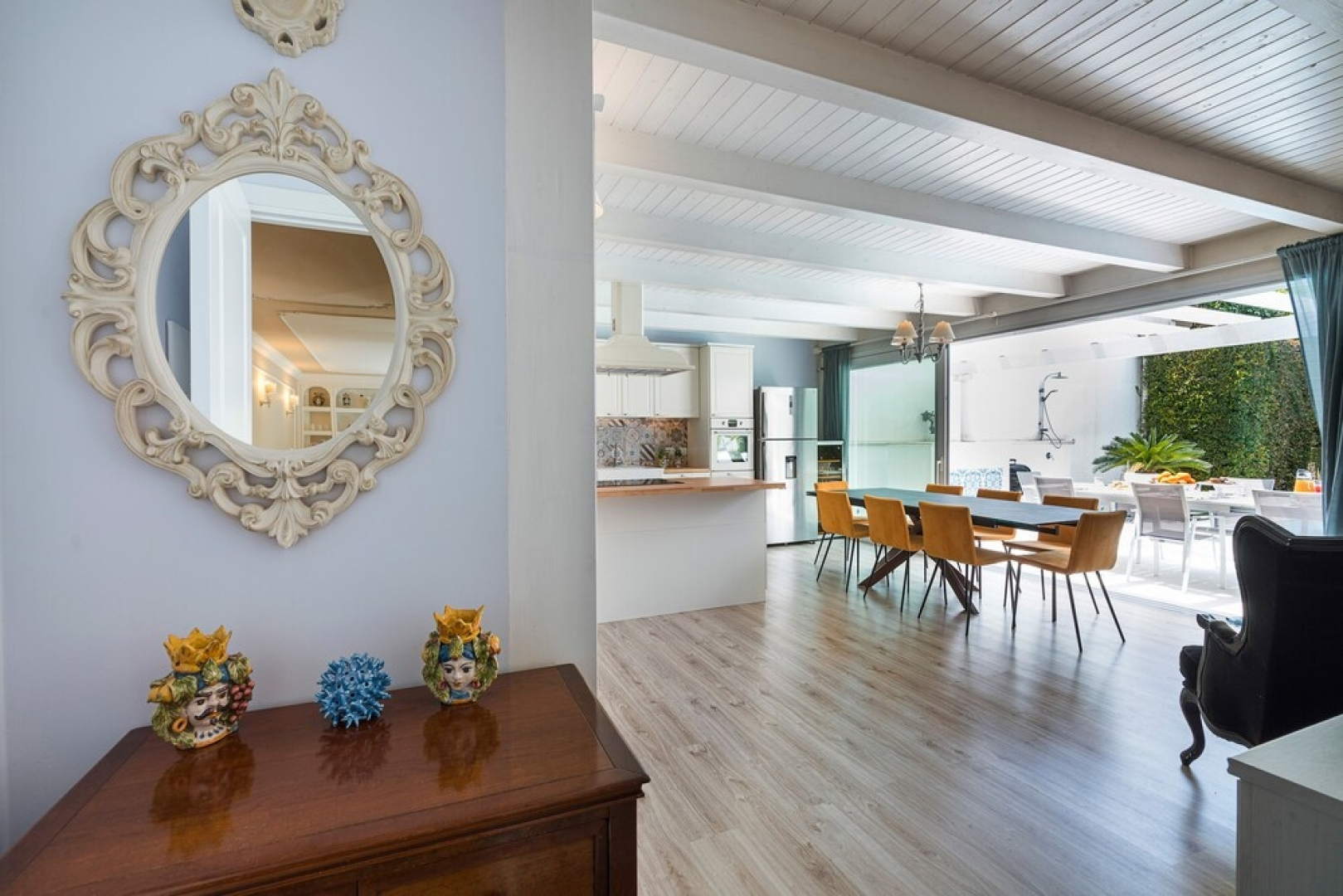 Beautiful Villa With Swimming Pool in a Panoramic Position - By Beahost Rentals