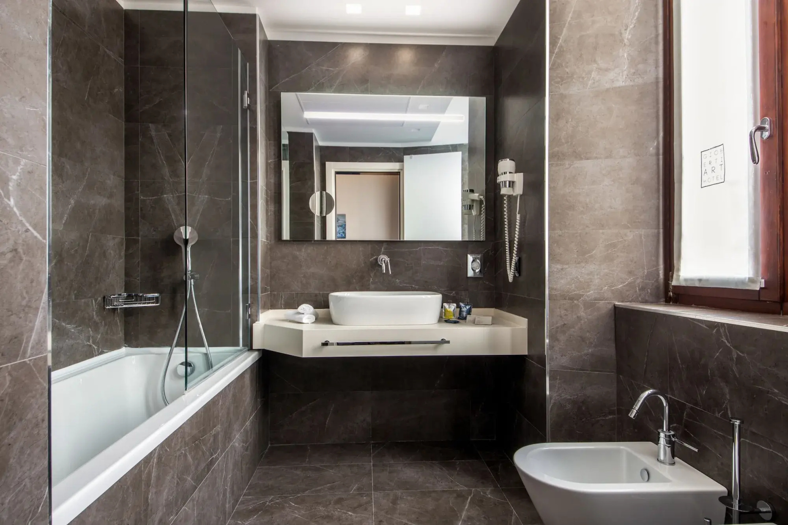 Gioberti Art Hotel