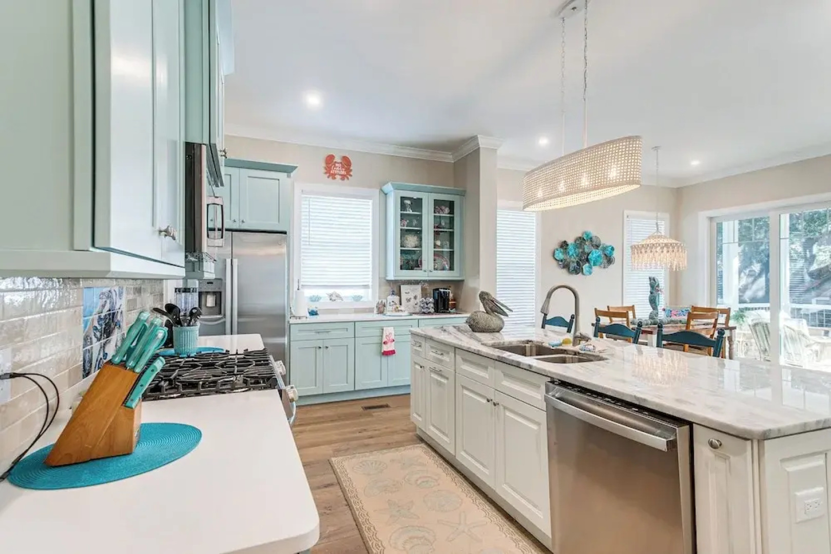 Walk to Public Beach: Hideaway in St Simons Island