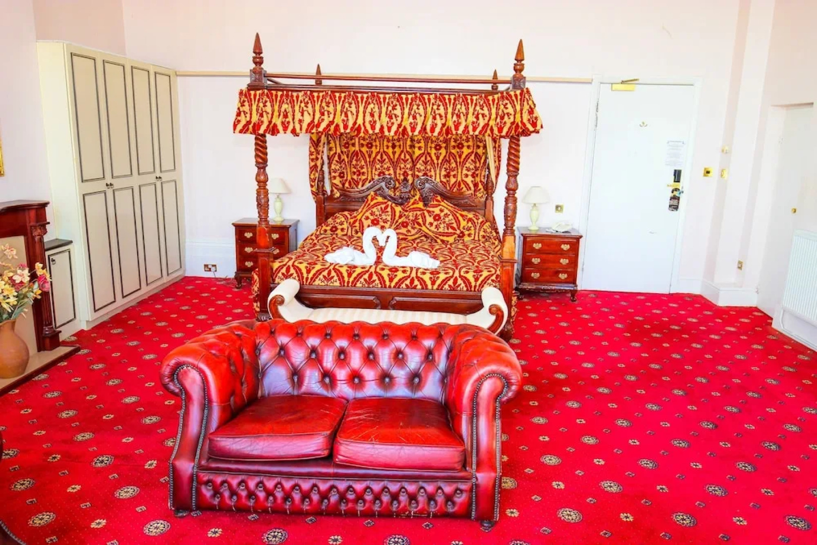 The Mansion Lions Hotel