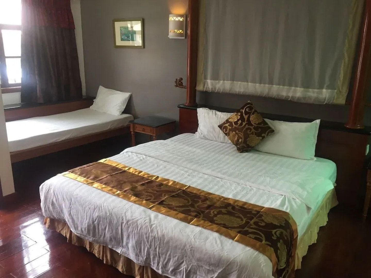 CMK & Private Water Chalet