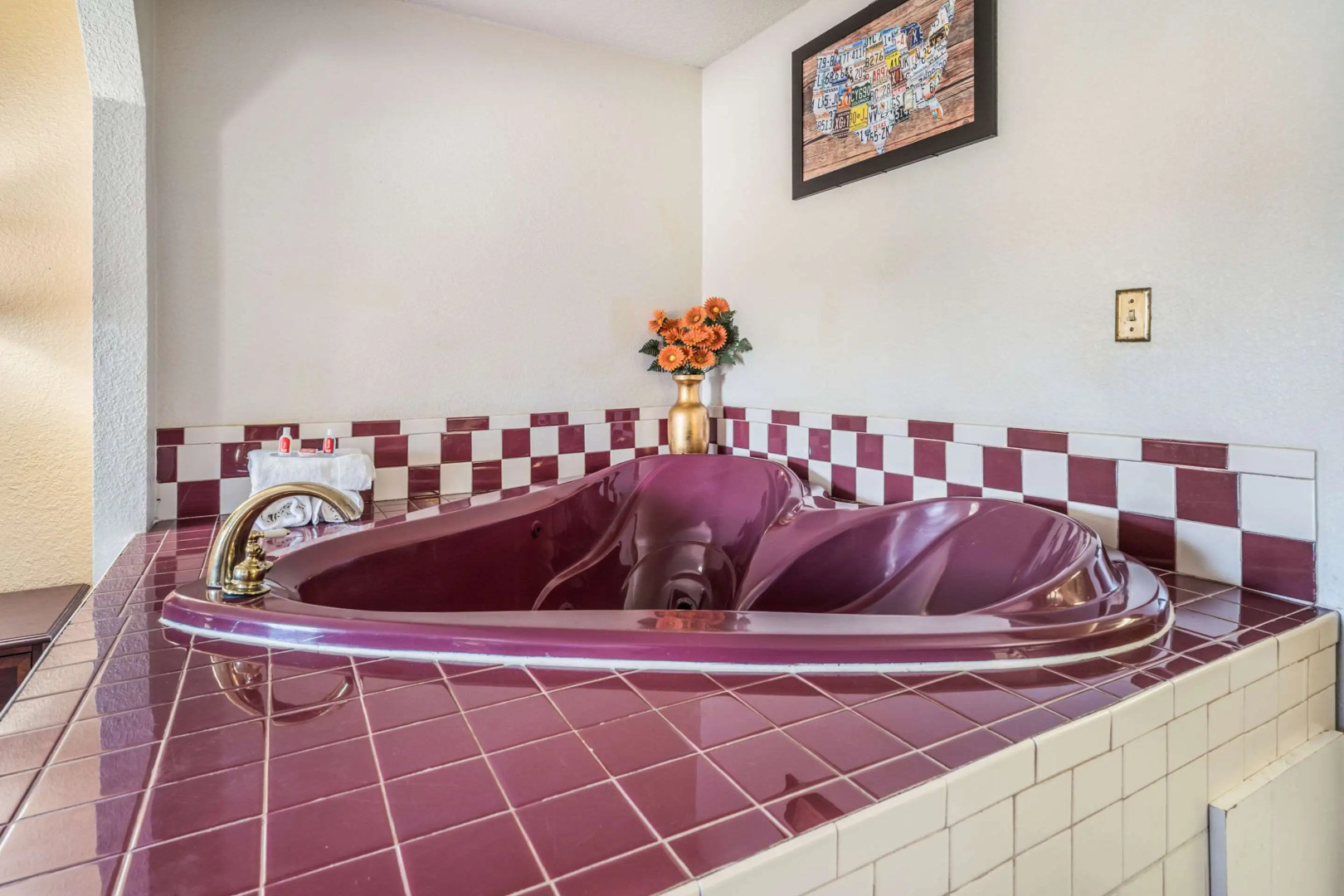 Econo Lodge  Inn & Suites Macon West