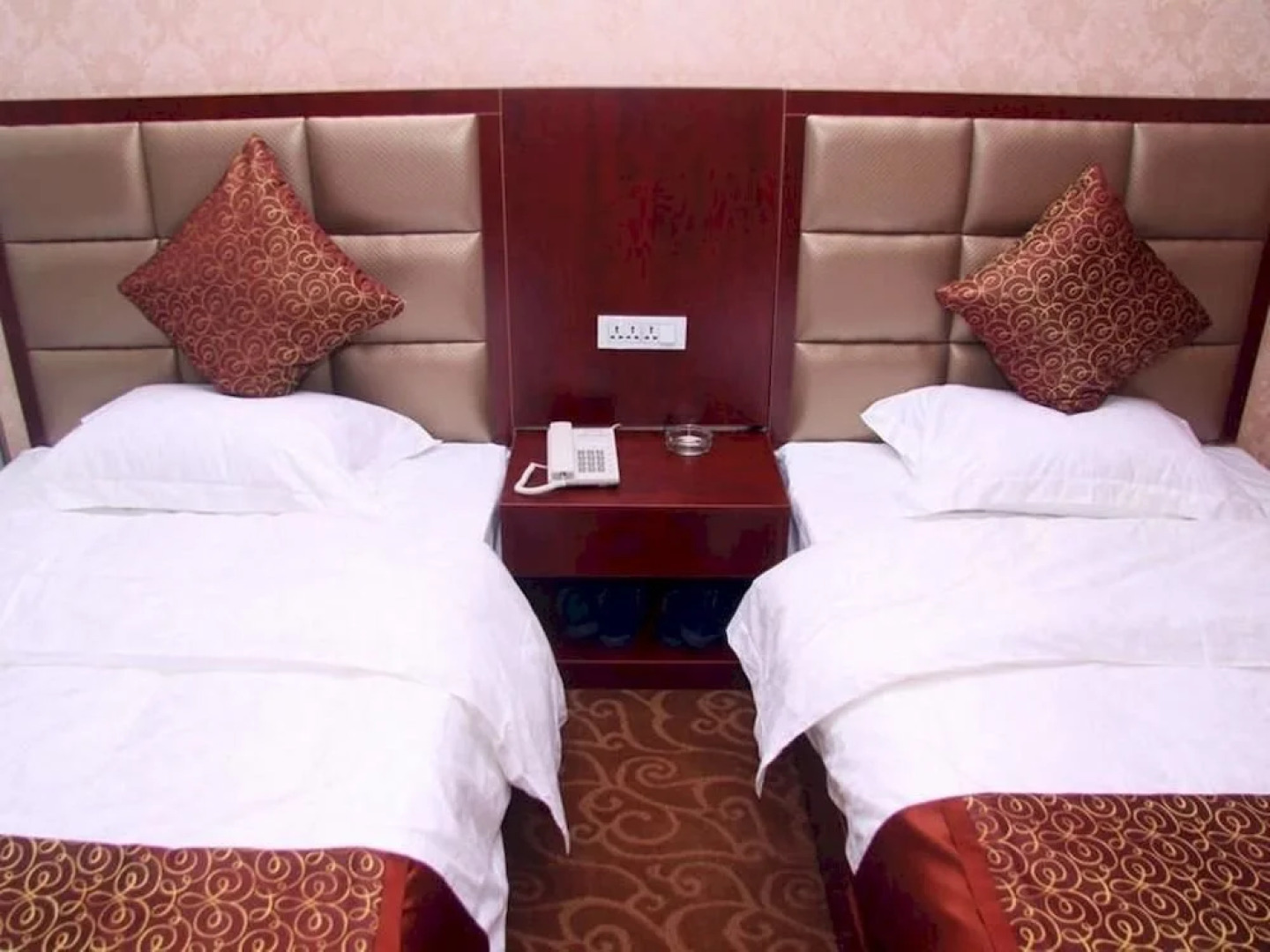 Bed on Journey Business Hotel
