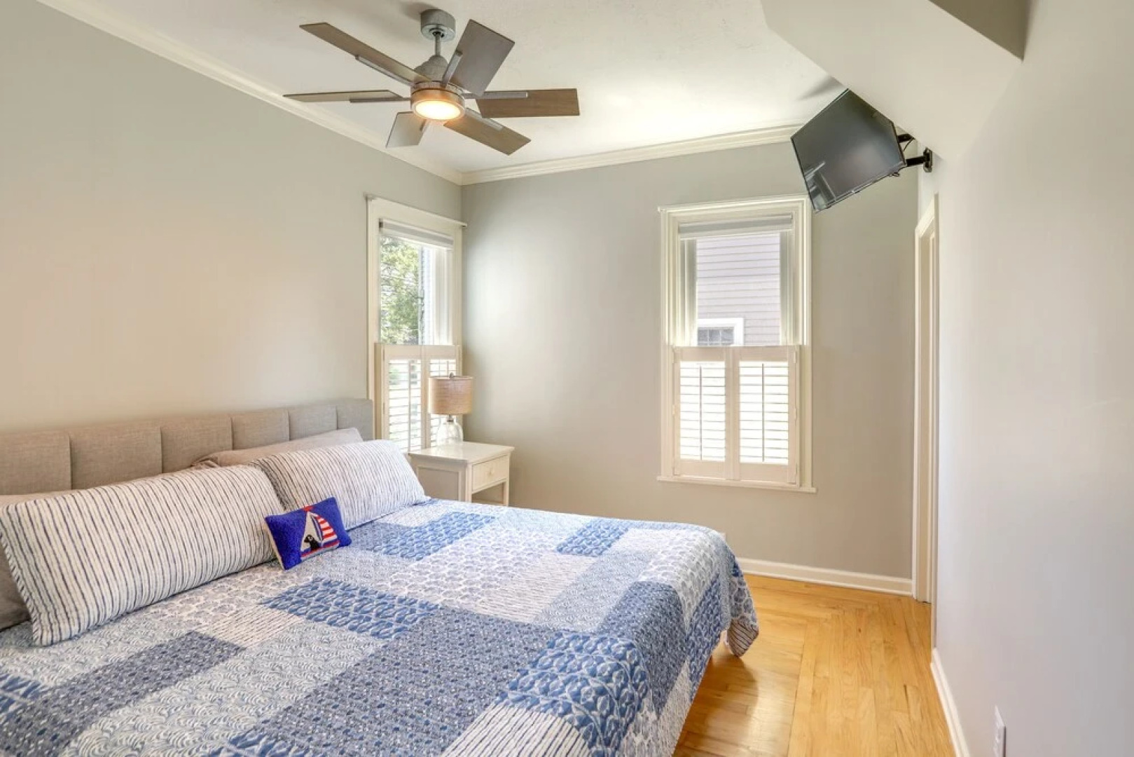 Vermilion Home - Walk to Main Street Beach!