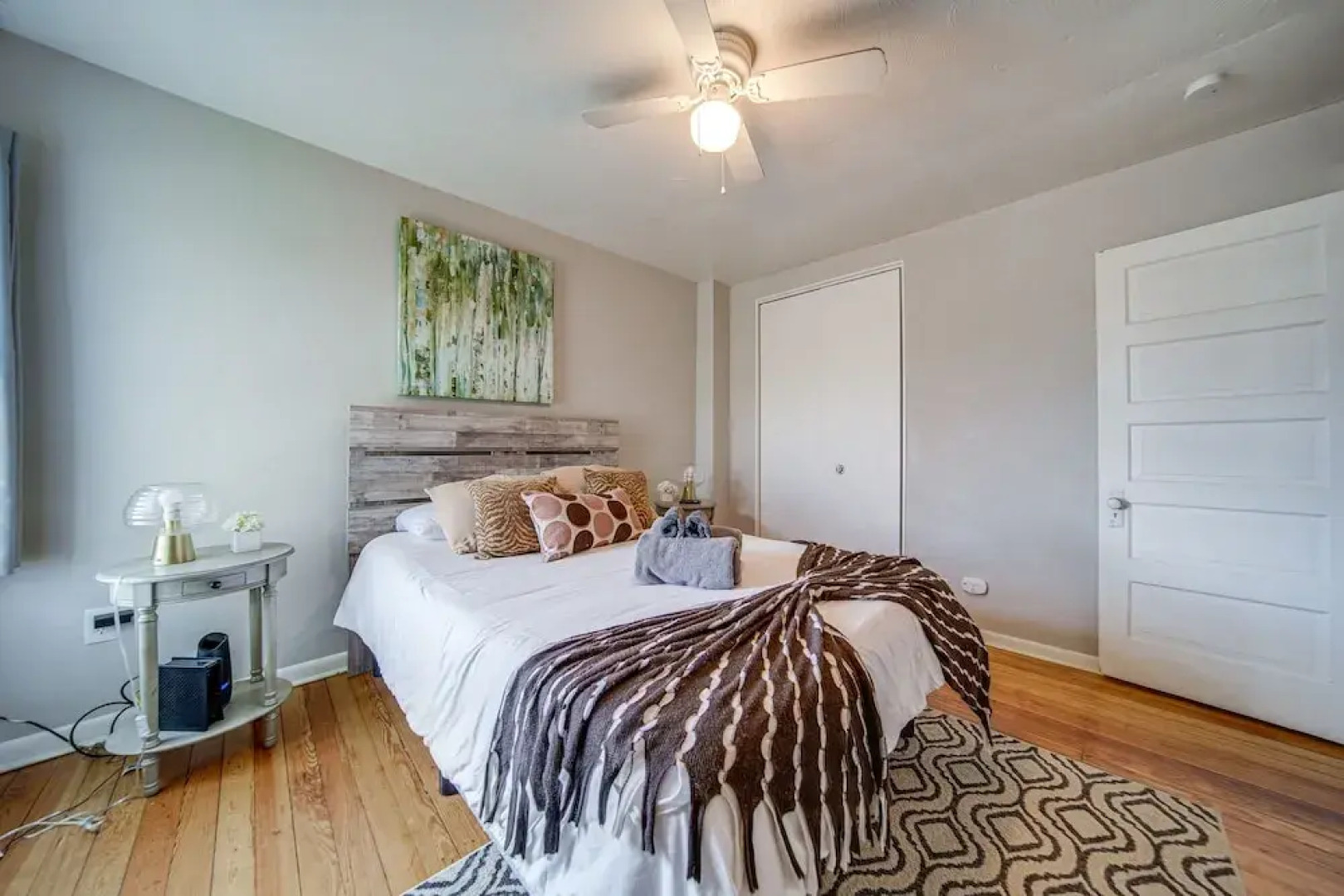 Pet-friendly Cleveland Townhome, 2 Mi to Downtown!