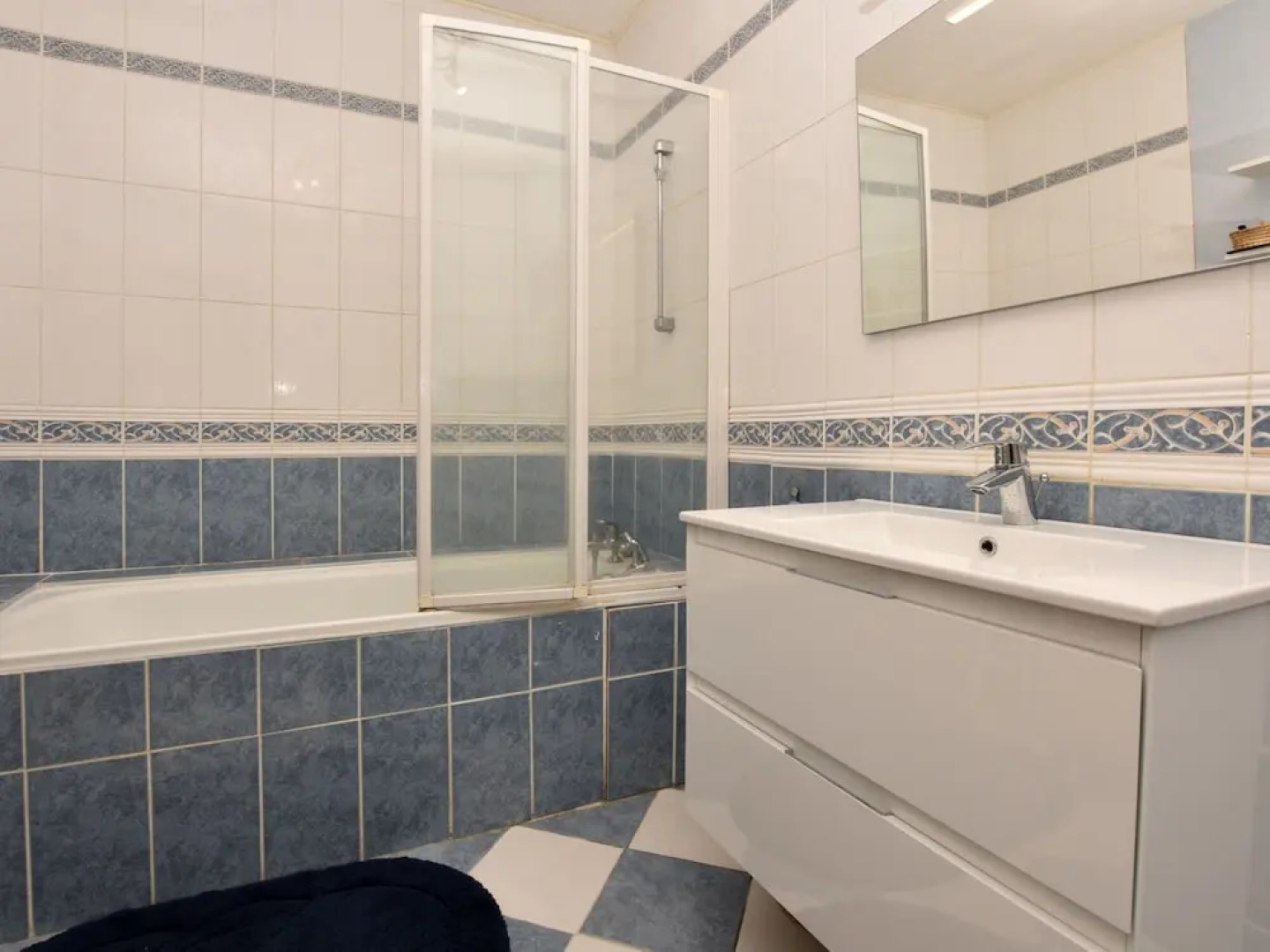 House Between River and Ocean With Pretty Garden in Brittany