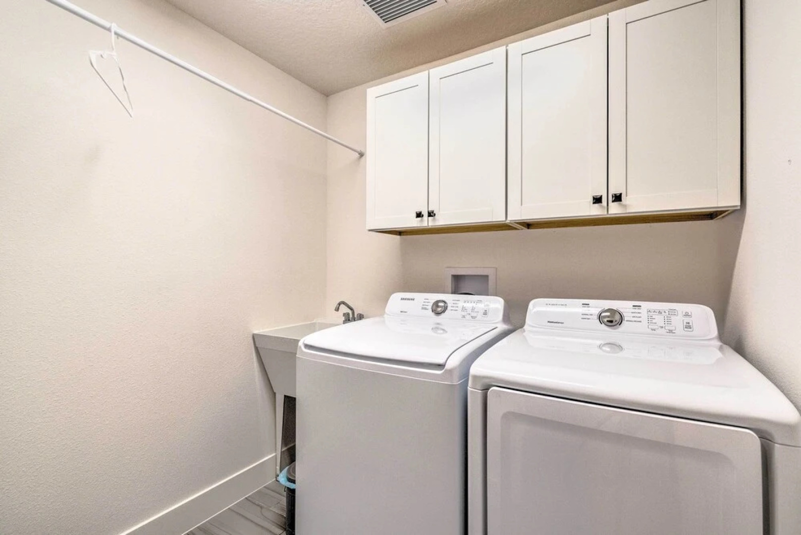 Near Golf: Home w/ Grill & Pool Access in Wildwood