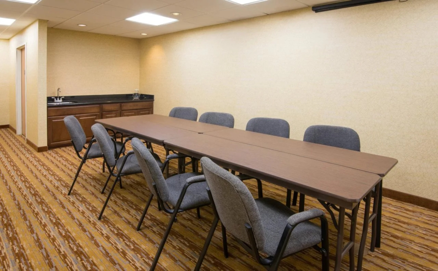 Holiday Inn Express & Suites Wauseon by IHG