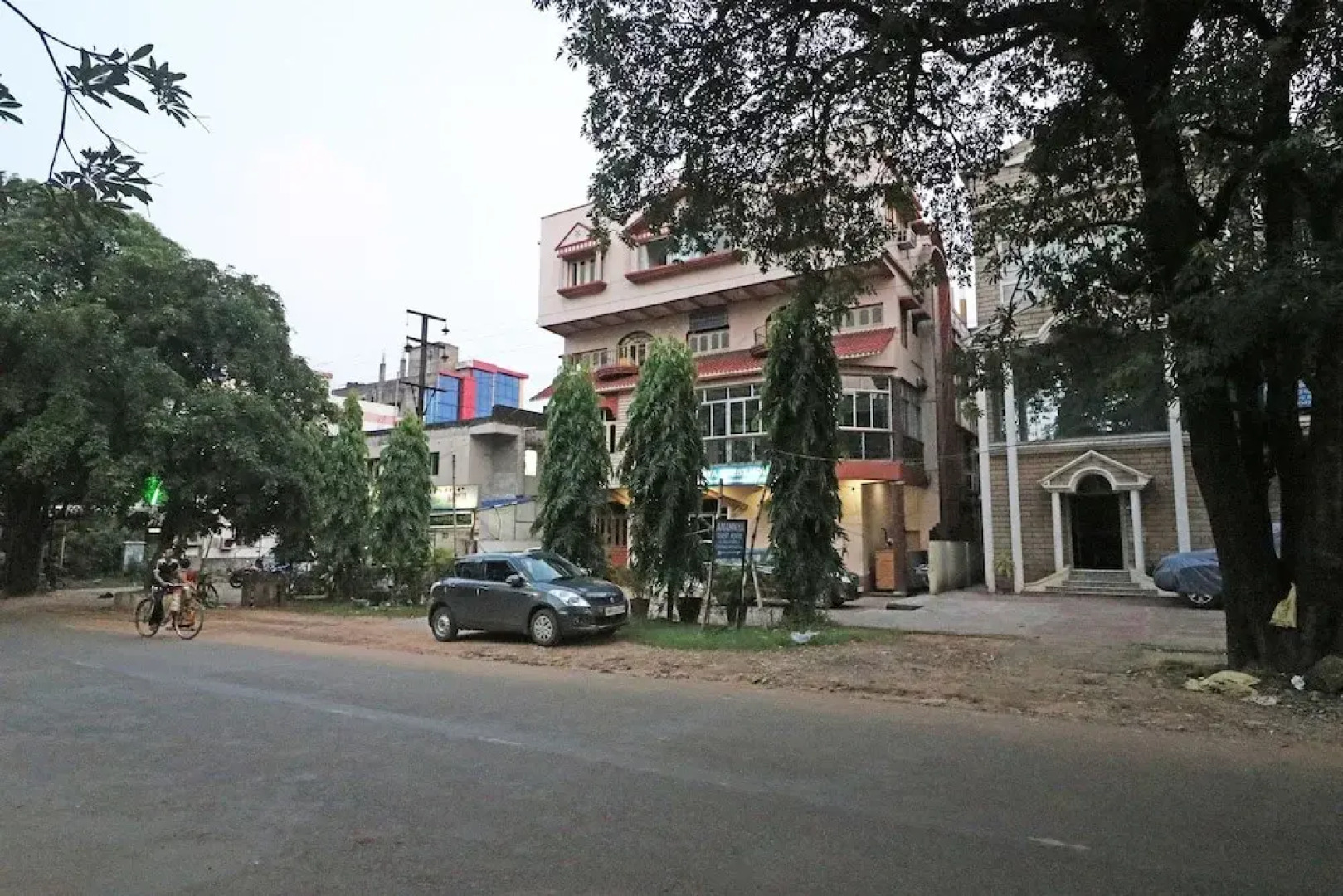 OYO 18668 Ananya Guest House