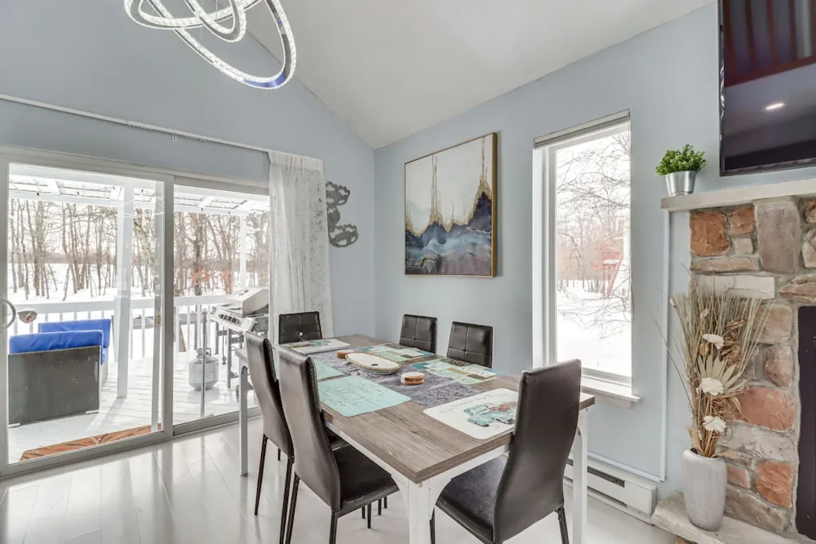 Long Pond Home w/ Private Hot Tub & Game Room