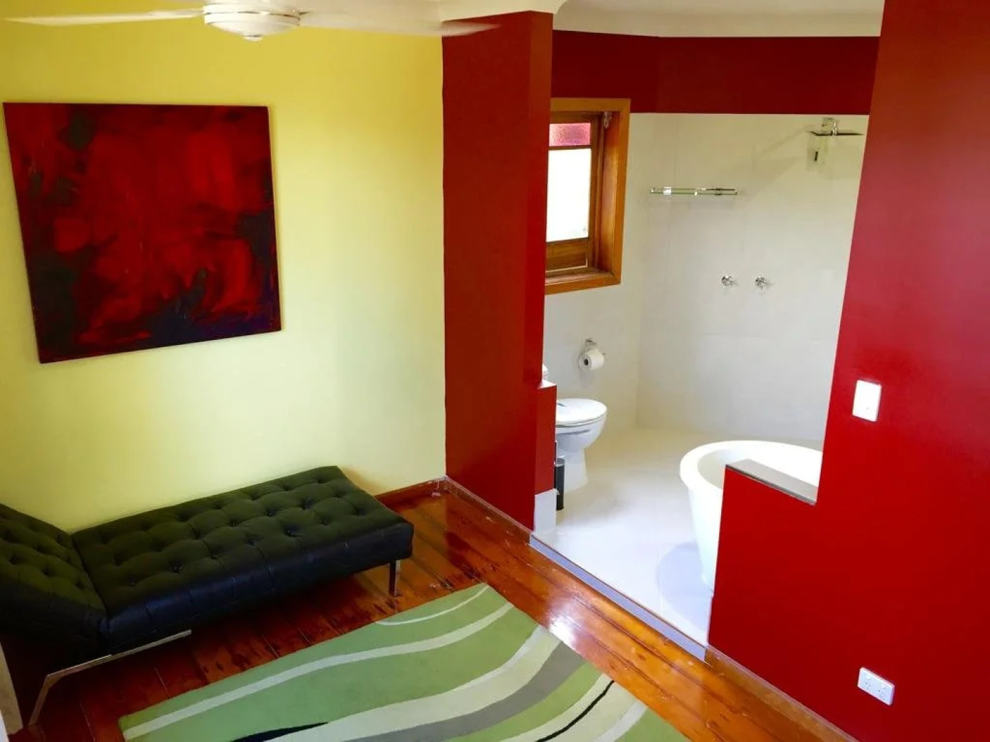 Colonial Court Holiday Apartments