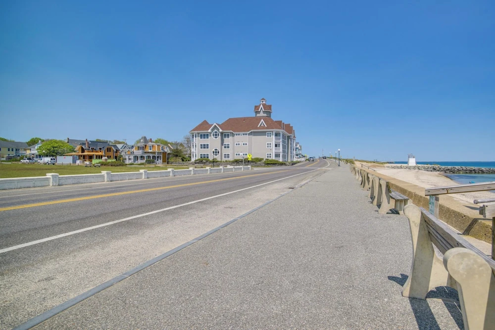 Breezy Oak Bluffs Condo - Steps to Inkwell Beach!