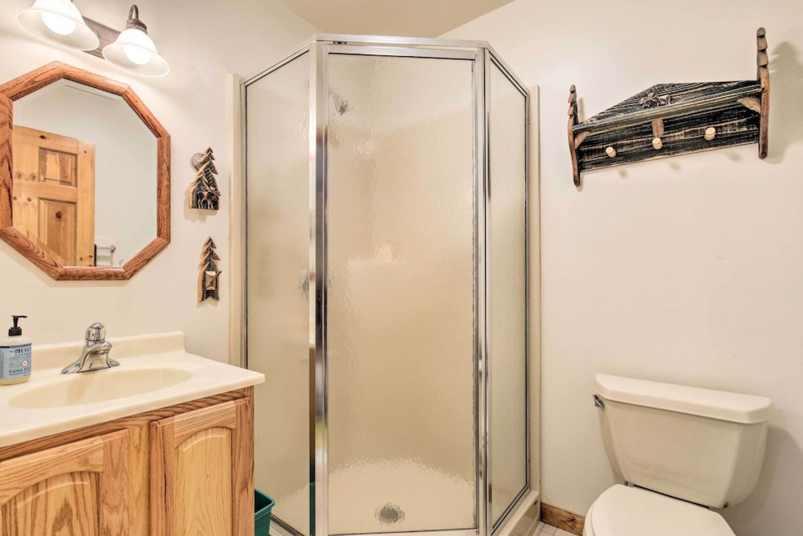 Waterfront Lake Tomahawk Cabin w/ Game Room!