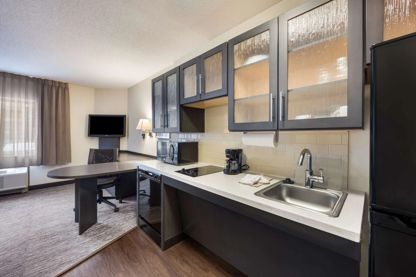 Sonesta Simply Suites Cleveland North Olmsted Airport