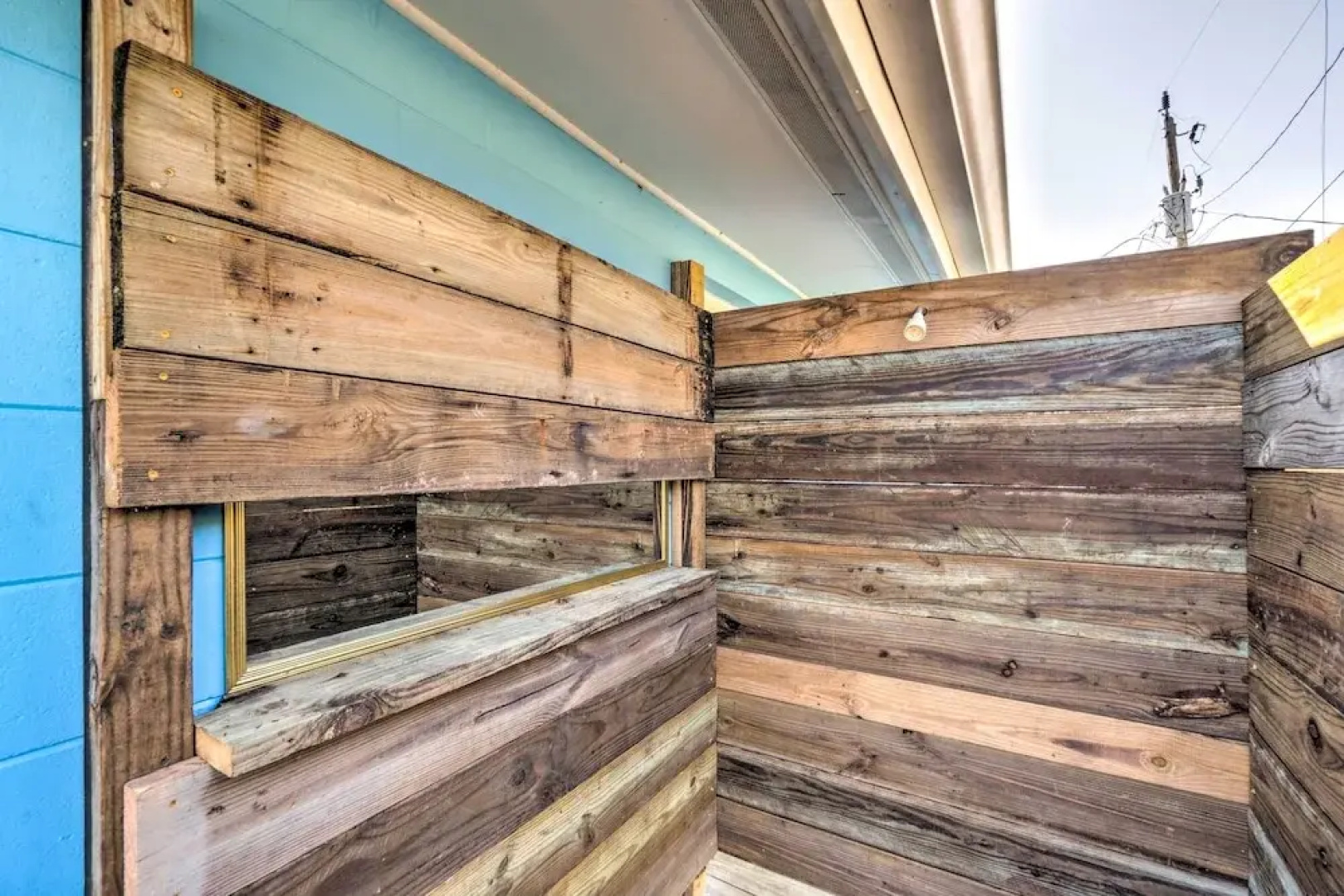 Little Gasparilla Home: Walk to Beaches!
