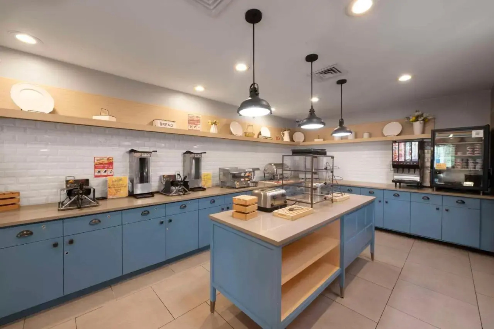 Country Inn & Suites by Radisson, Lake George (Queensbury), NY