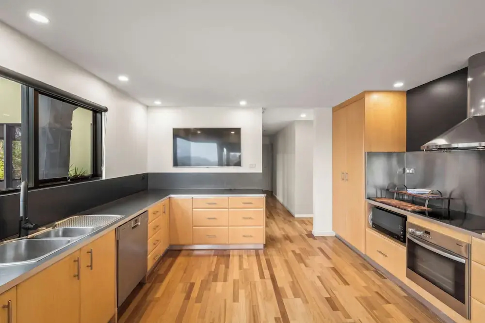 Tree Top Views - 4 Bedroom House