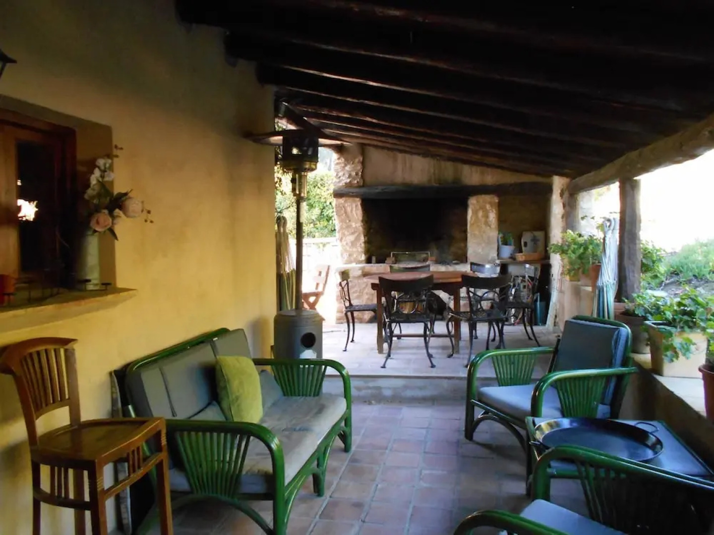 Comfortable Cottage in Renau Costa Dorada With Roofed Patio