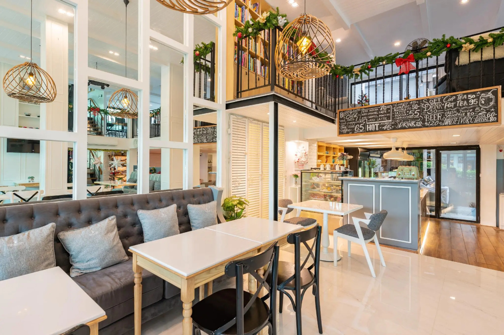 White Ivory Bed & Breakfast