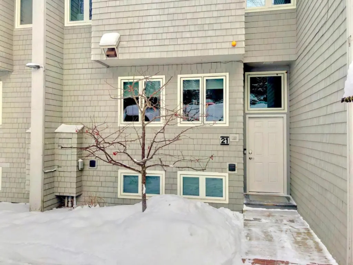 R5 Completely renovated Bretton Woods condo AC unbeatable SKI-IN SKI-OUT location Fast wifi