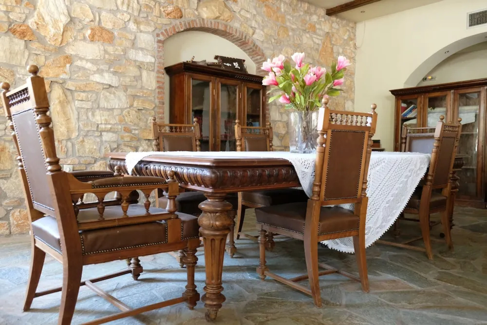 Rovies Hotel