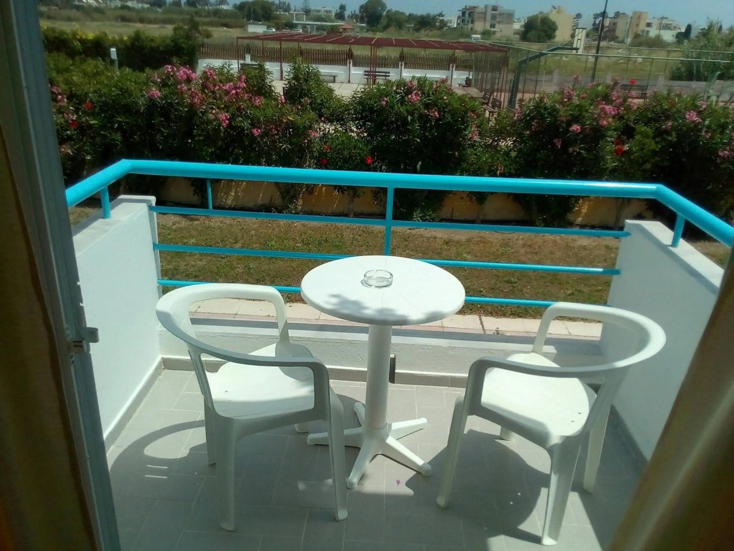 Leonidas Hotel and Studios