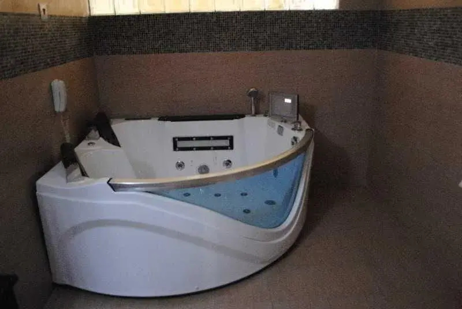 Tiffany Diamond Hotel Indira Gandhi Street