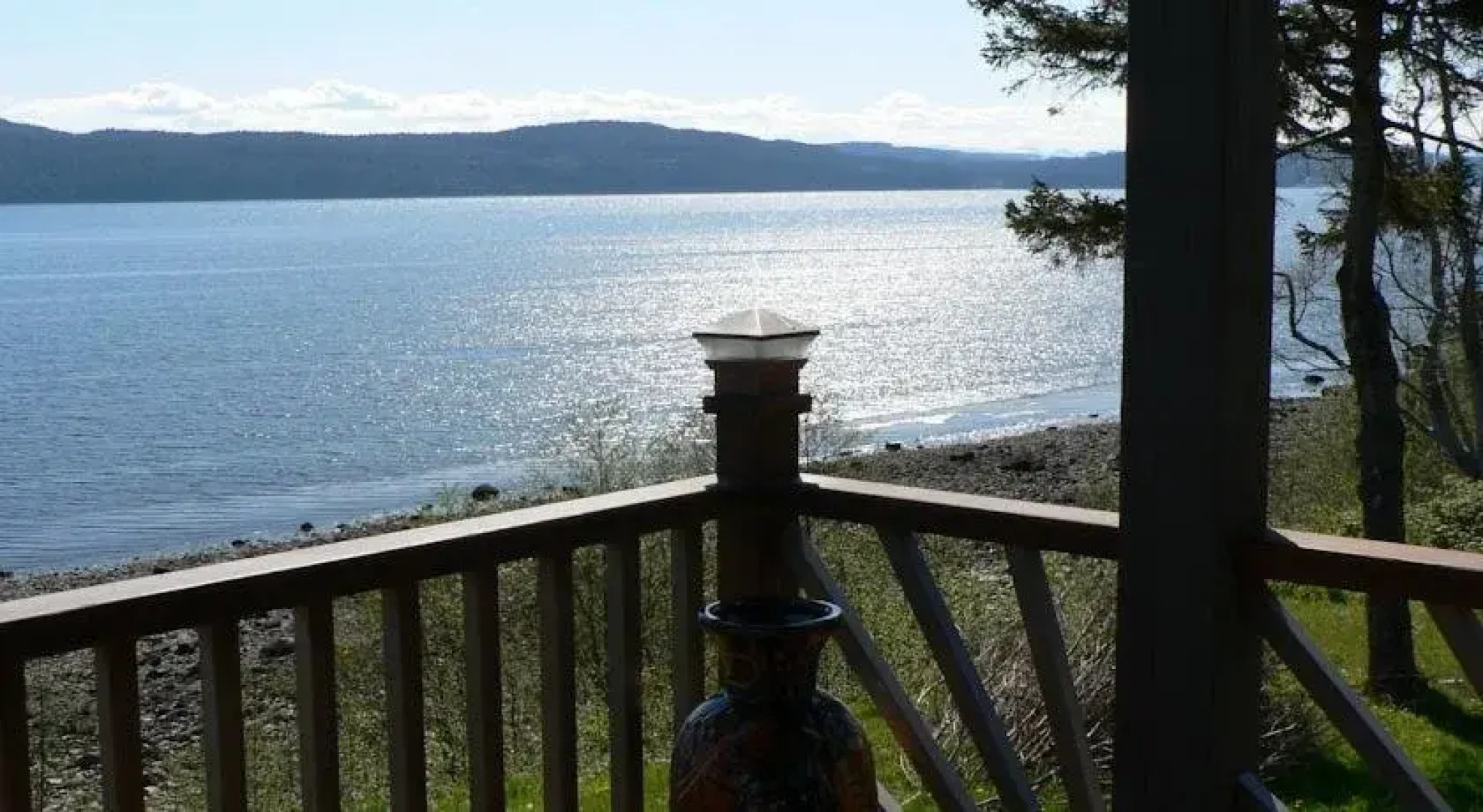 The Getaway Waterfront Cottage