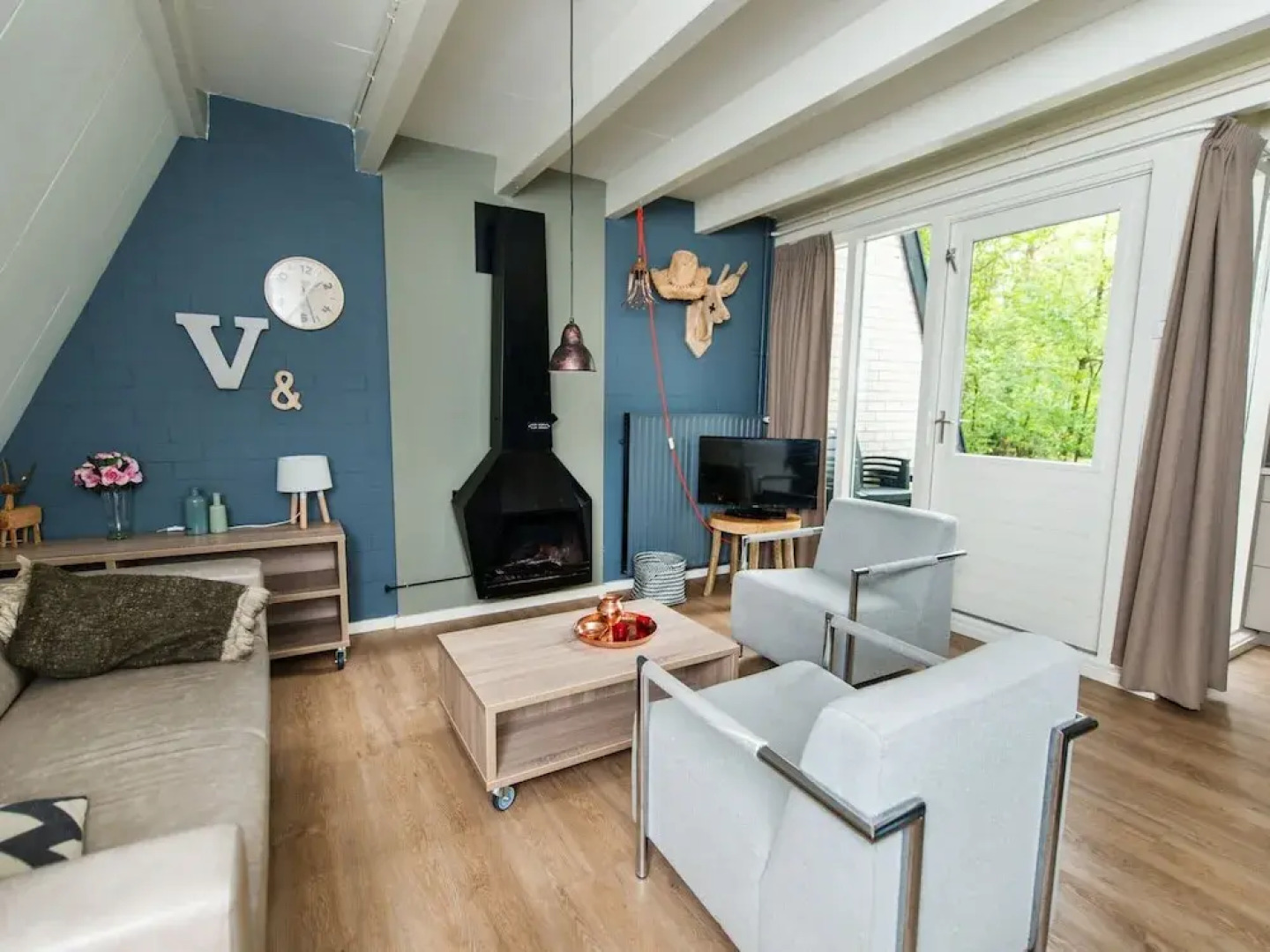 Forest-edge Family Bungalow