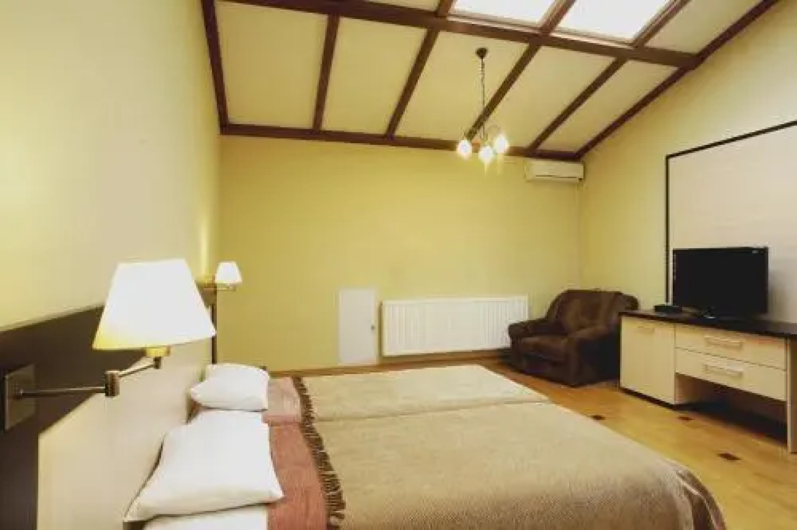 Mini-Hotel Under The Roof