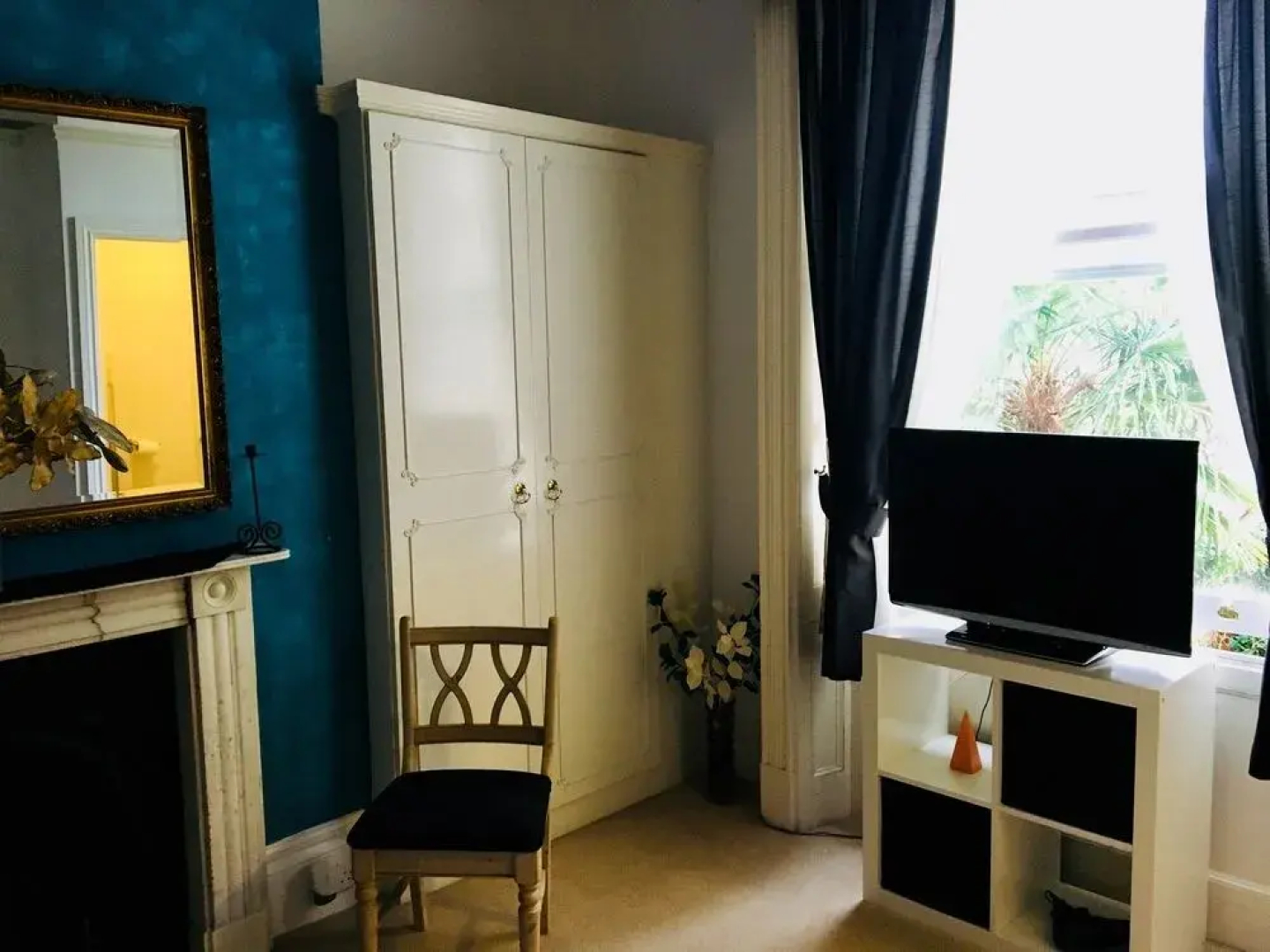 Bentons Guest House