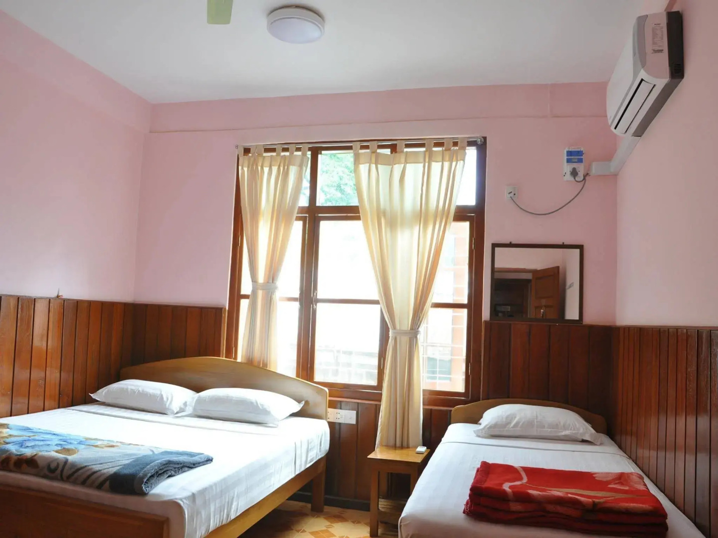 Shwe Nadi Guest House