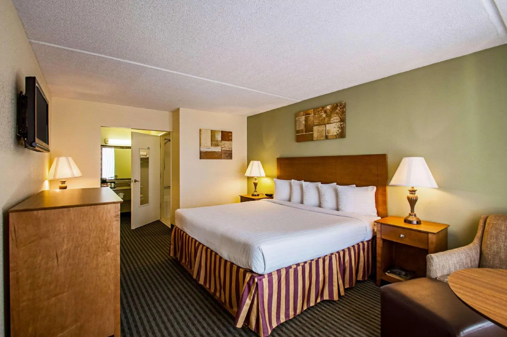 Clarion Inn & Conference Center