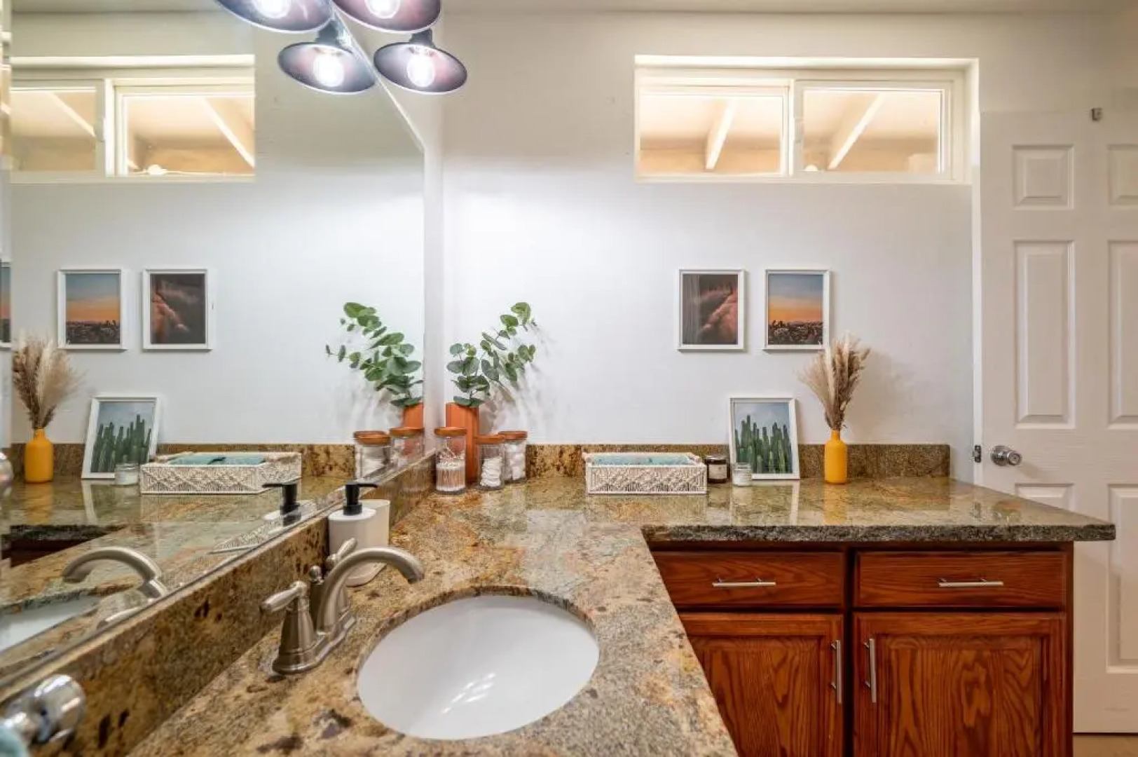 The Full Moon, Joshua Tree: Hot Tub, Sauna, Views